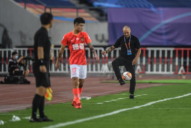 中超：斯坦丘远射制胜 大连英博1-0战胜辽宁铁人